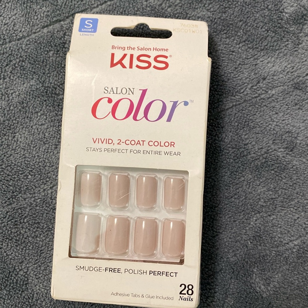 Kiss fingernails with adhesive and glue